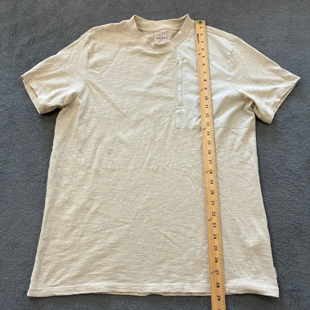 Guess Beige Casual Short Sleeve Chest Pocket Crewneck T-Shirt Men’s Size Medium - Picture 5 of 10